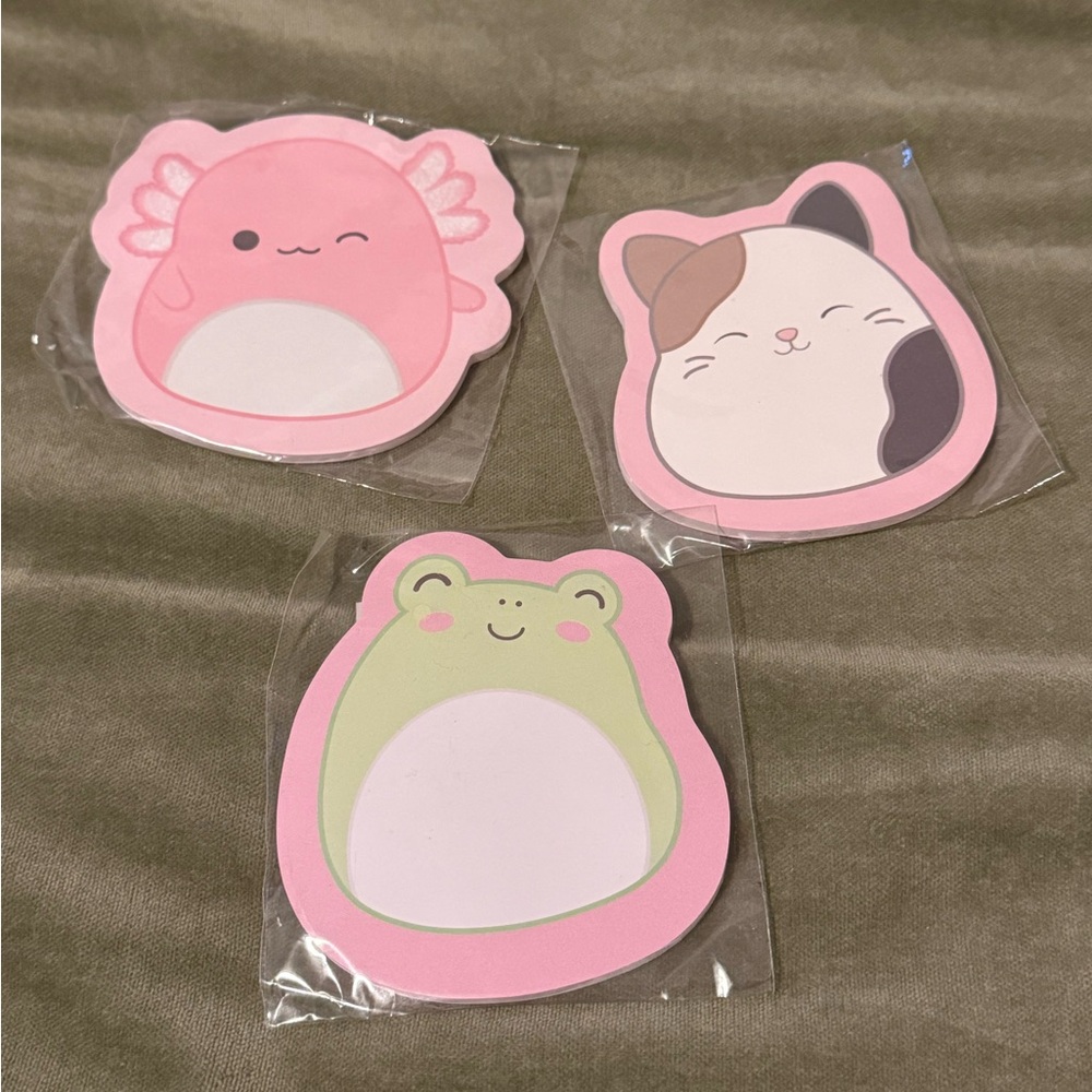 Squishmallows sticky notes fog, cat and axolotl